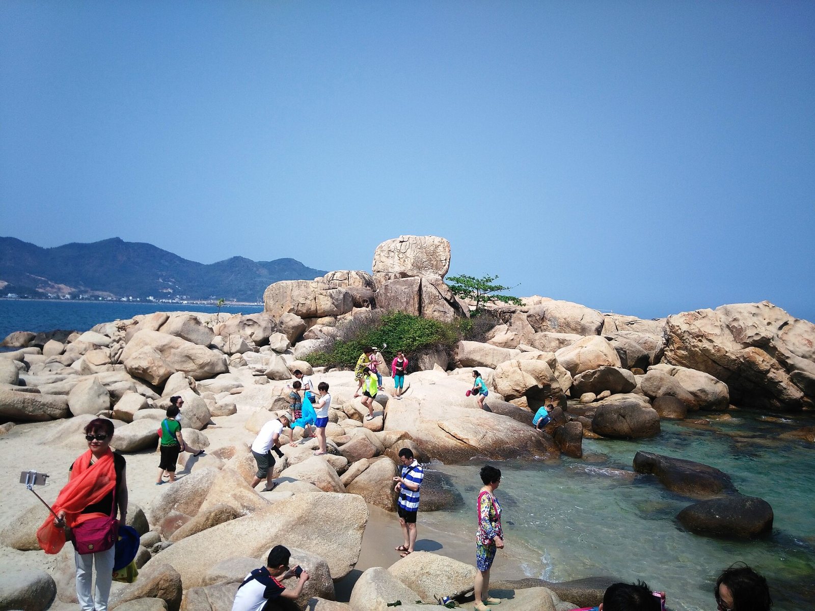 Hòn Chồng bên vịnh Nha Trang
